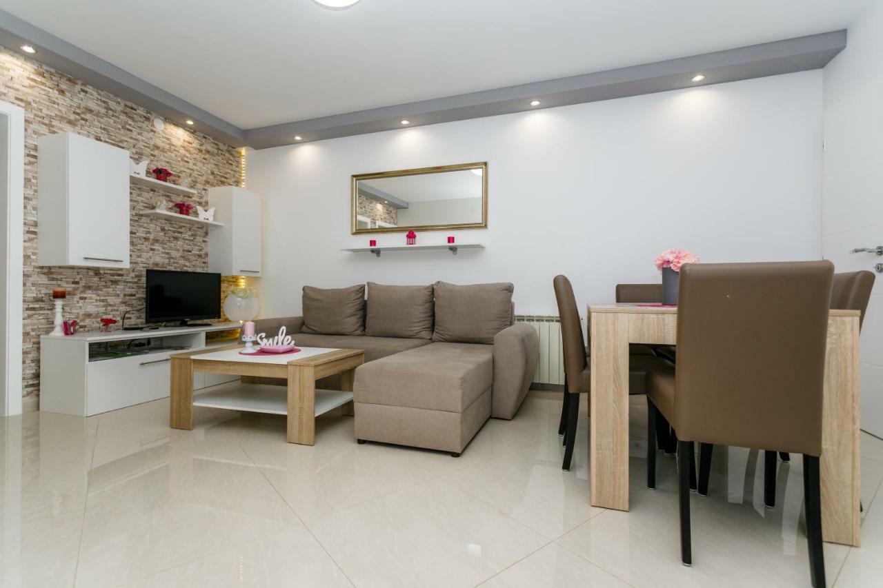 Apartman Brajutovci 26 Kornic Exterior photo